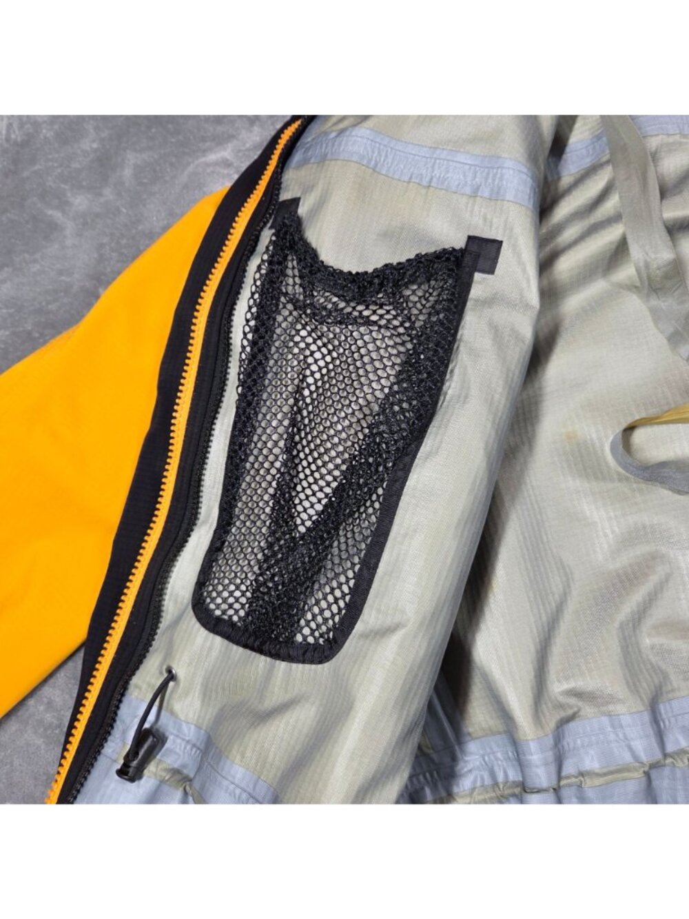 LL Bean Jacket Mens Large Yellow All Conditions Gear Gore-Tex Rain Shell - Picture 13 of 16